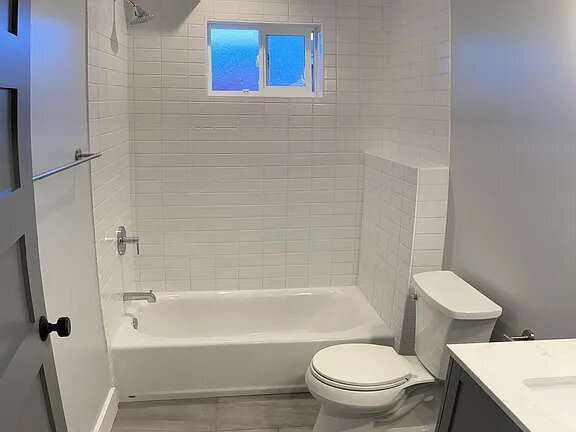 Building Photo - "Charming 2-Bedroom Sanctuary in the Heart of San Francisco – 800 Sq. Ft. of Cozy Comfort!"