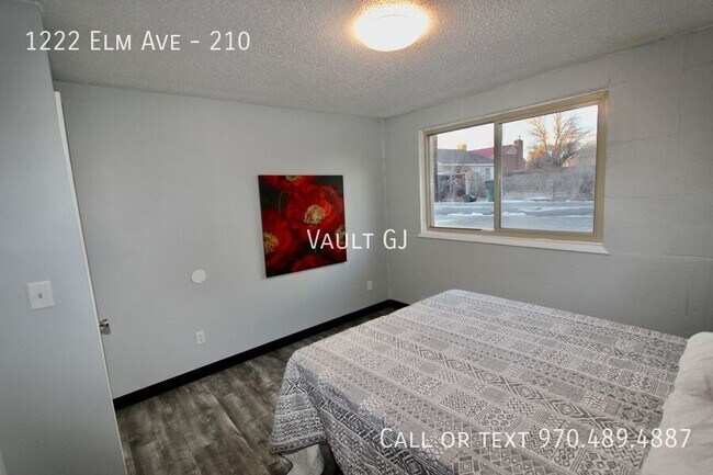 Building Photo - 1222 Elm Ave