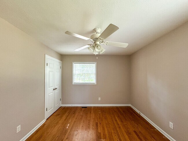 Building Photo - Charming 3 Bed 2 Bath Fayetteville Home with Fenced Yard