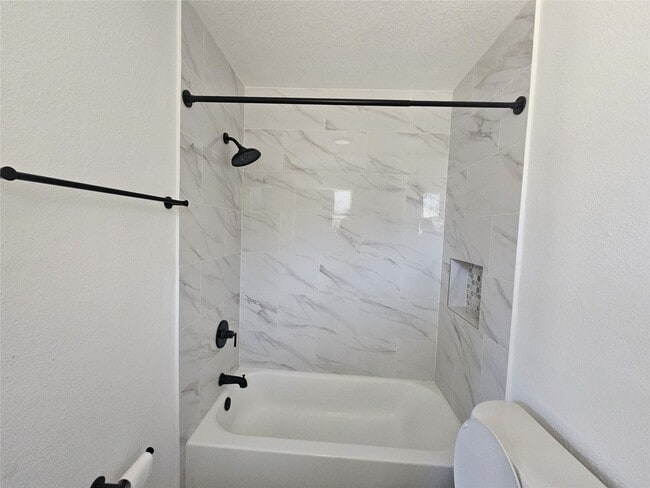 Building Photo - 2519 Piddler Dr