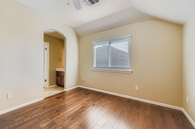 Building Photo - 1028 Horseback Hollow