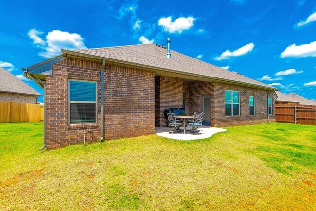 Building Photo - 2244 E Kellan Ct Terrace