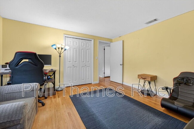 Building Photo - 74 Hurlburt St