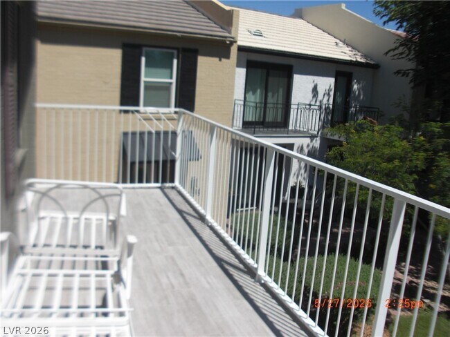 Building Photo - 1112 Tam O Shanter