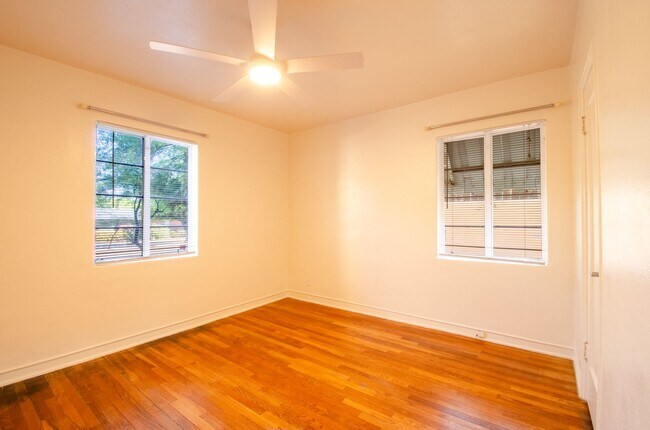 Building Photo - Iconic Sam Hughes Bungalow! Steps away from University of Arizona Main Campus!