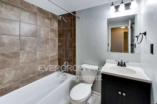 Building Photo - 9518 Bent Brook Dr