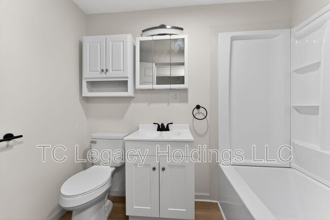 Building Photo - 218 George St