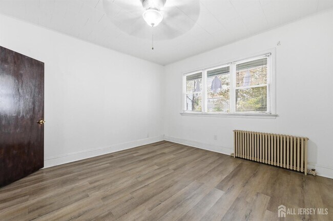 Building Photo - 182 Avenue F