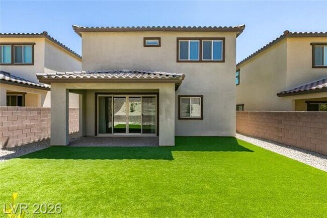 Building Photo - BEAUTIFUL 4 BEDROOM PROPERTY IN GATED COMMUNITY!