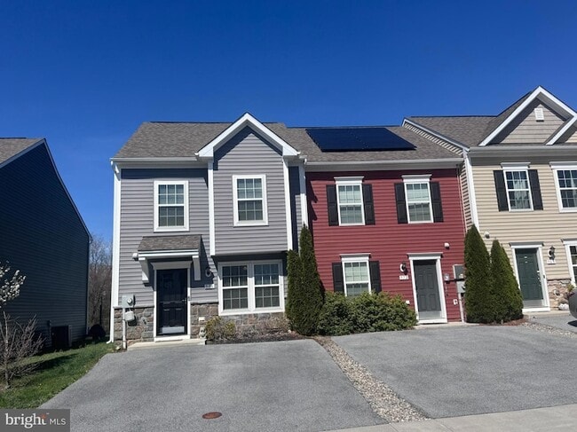 Building Photo - 576 Thumper Dr