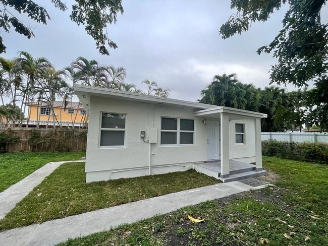 Building Photo - 2103 SW 60th Ave