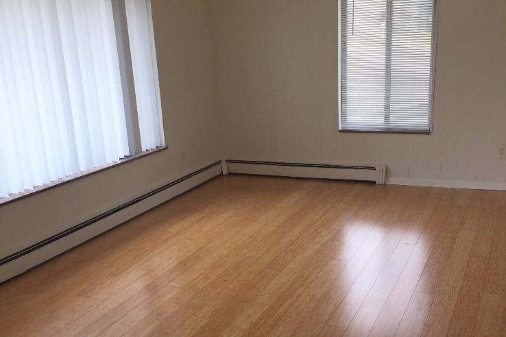 Living room - 4308 W 13 Mile Rd