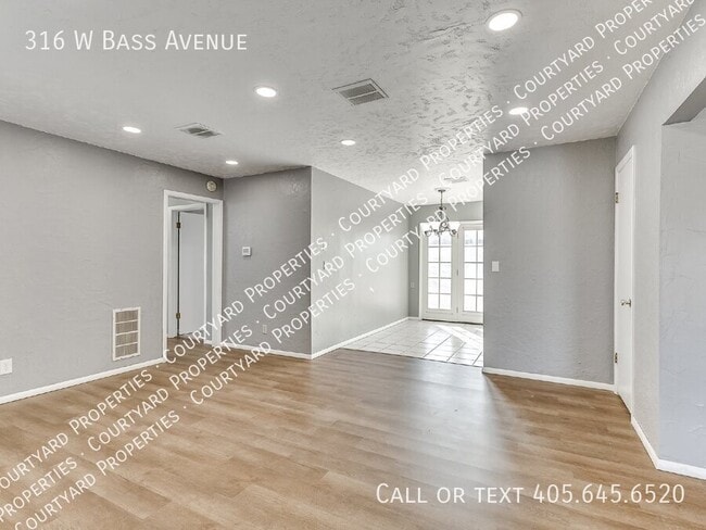 Building Photo - 316 W Bass Ave