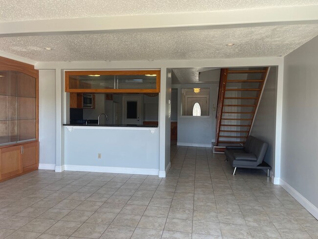 Building Photo - KEMPSVILLE LAKEFRONT TOWNHOUSE FOR RENT!