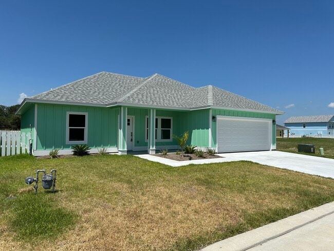 Building Photo - 136 Breezeway Dr