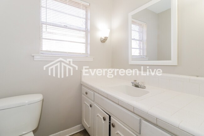 Building Photo - 3404 Renault St