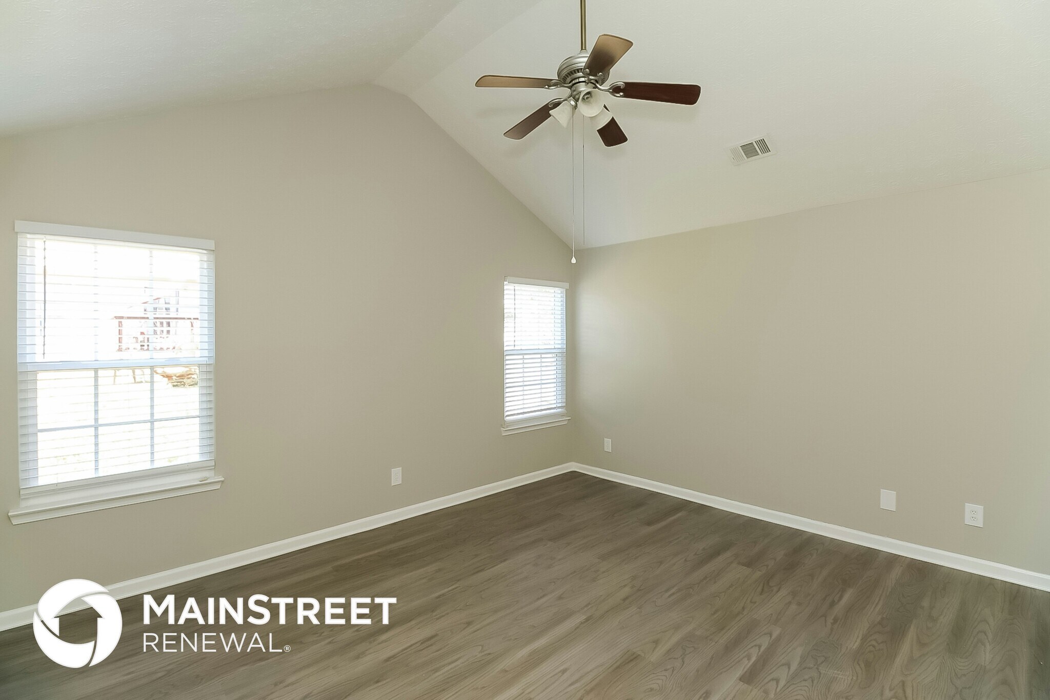 Building Photo - 6695 Emerald Pointe Cir