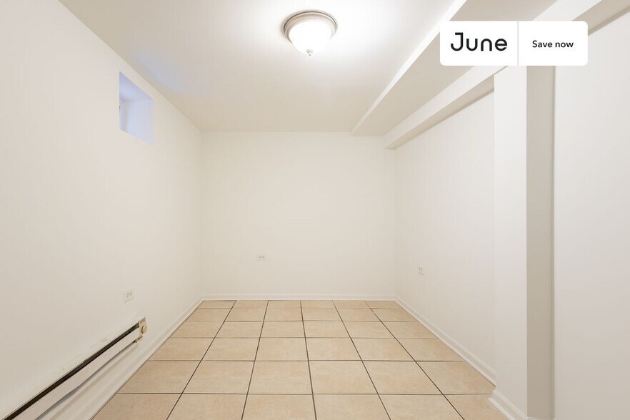 Building Photo - 1841 N Mozart St