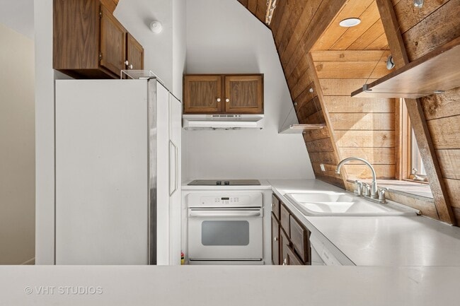 Building Photo - 5 Bellwood Dr