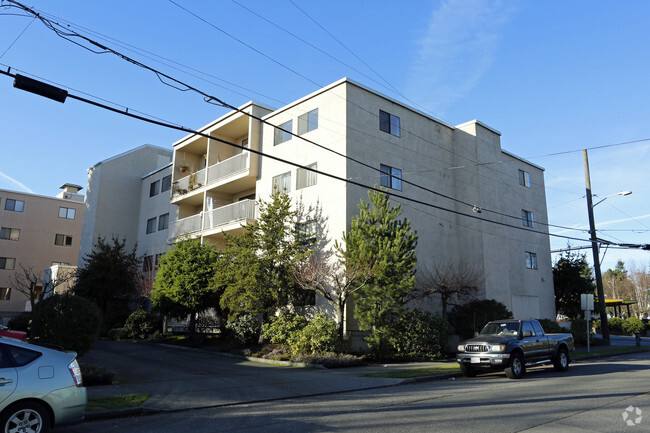 Building Photo - Lakeview Court Apartments