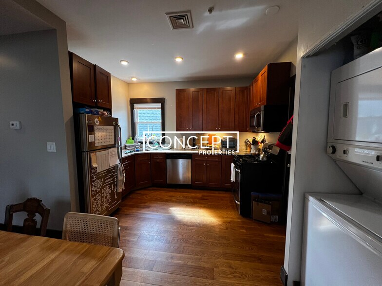 Building Photo - 46 Creighton St