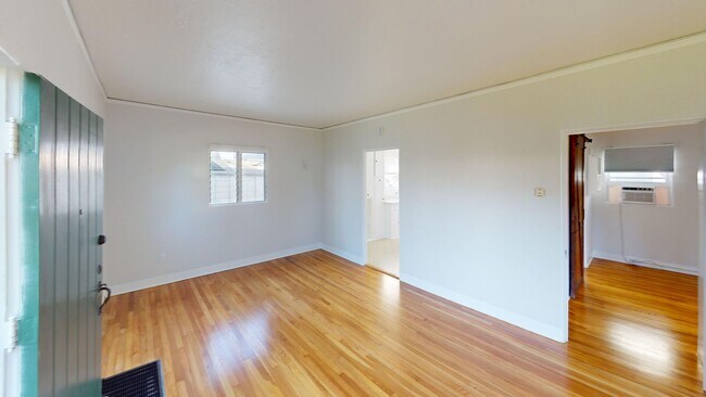 Building Photo - Unfurnished One Bedroom for Rent in Corona...