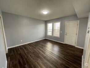 Building Photo - Bright and Beautiful Second Floor 2 Bedroo...