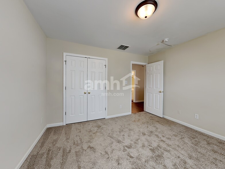 Building Photo - 4388 Kelso Dr