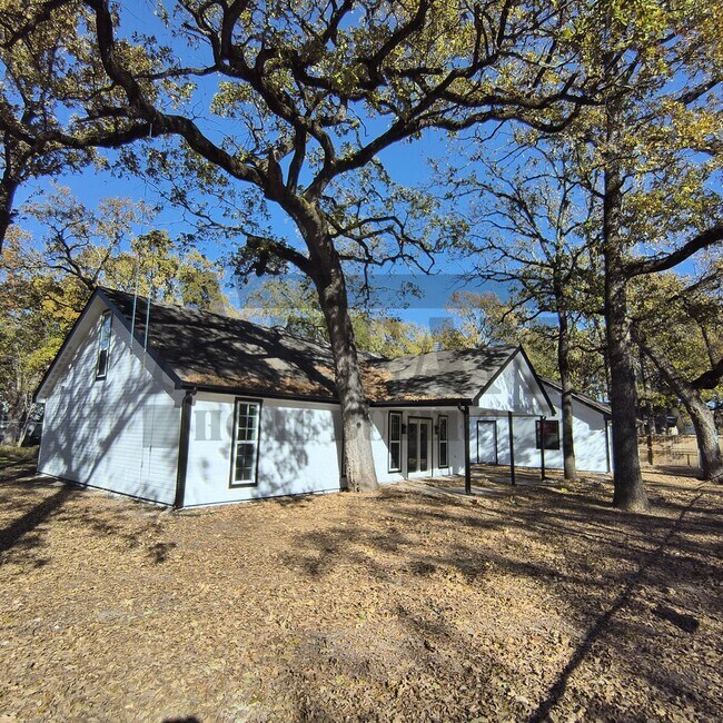 Building Photo - Fully remodeled 4-bedroom, 2-bathroom home