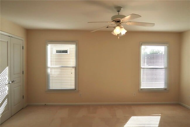 Building Photo - 515 Village Arbor Park NW