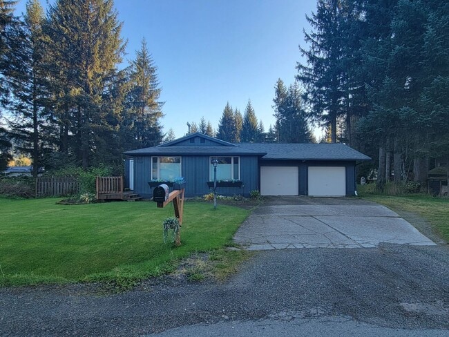 Building Photo - Spacious 3-Bedroom Home with Fenced Yard &...
