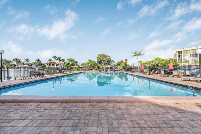 Building Photo - 501 Three Islands Boulevard