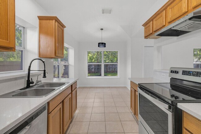 Building Photo - 16413 Danika Oak