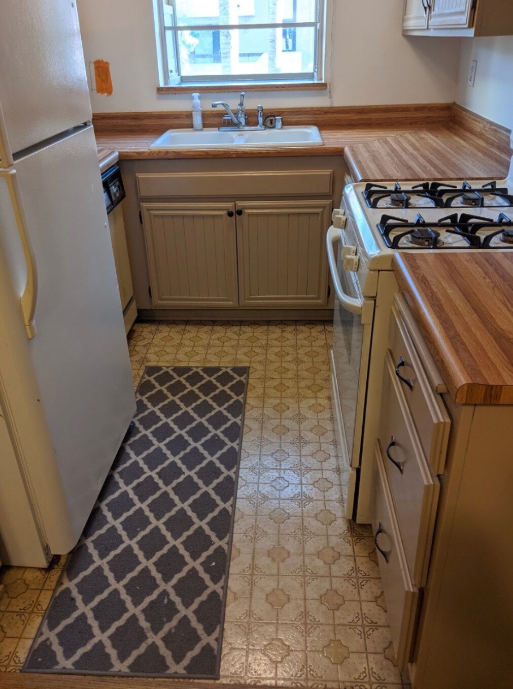 Building Photo - 18164 Sundowner Way