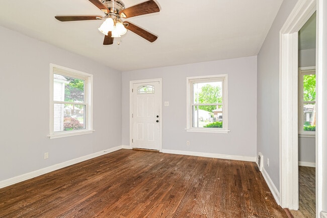 Building Photo - Fantastic 2bd/1ba home! Let yourself in!