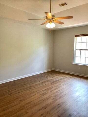 Building Photo - 302 Beech Ln