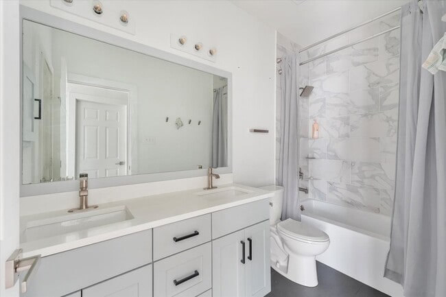 Building Photo - 8405 Greenspoint Dr