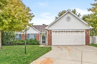 Building Photo - 10015 Miranda Cir