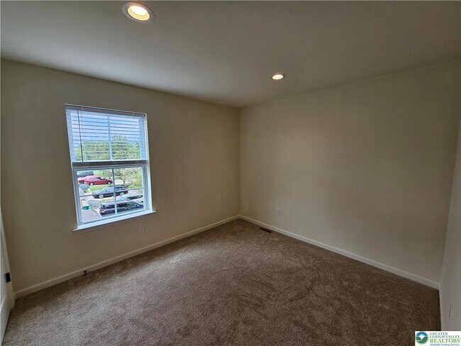 Building Photo - 1601 Greystone Cir
