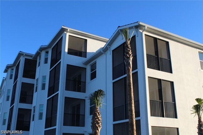 Building Photo - 15405 Grn Acrs Ave