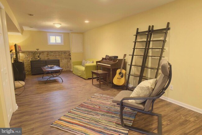 Building Photo - 11014 Troy Rd