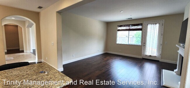 Building Photo - 4 br, 3.5 bath House - 235 Sorrento Lane