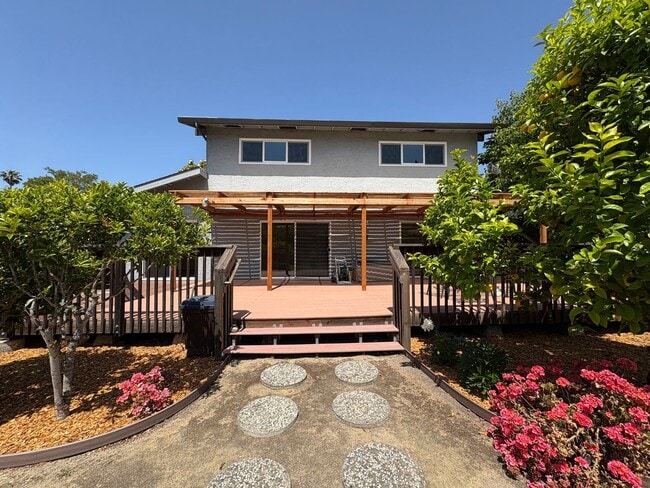 Building Photo - Charming Palo Alto Home with Beautiful Lan...