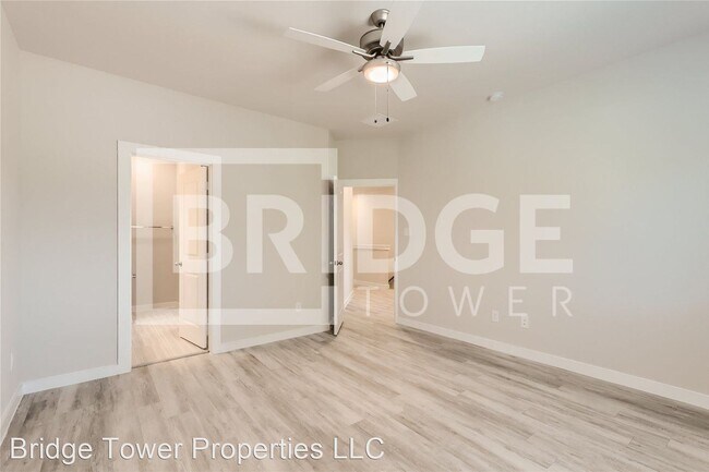 Building Photo - 4 br, 2.5 bath House - 1309 Creekbank Drive