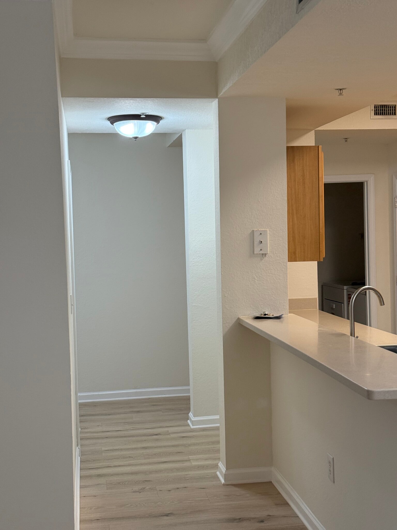 Walkway to other bedrooms - 10075 Gate Pky N