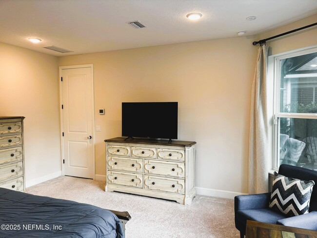 Building Photo - 263 Union Hill Dr