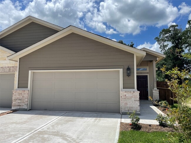Building Photo - 9801 Grosbeak Ln