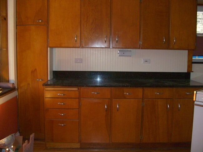 Building Photo - 4243 N Lincoln Ave