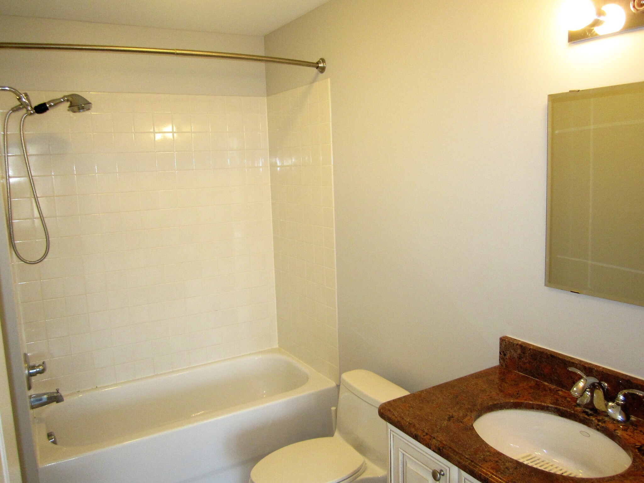 Building Photo - 614 E 11 Mile Rd