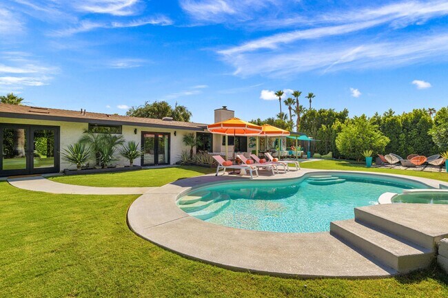 Building Photo - Stylish Fully Furnished Home in Palm Springs - Annual Lease